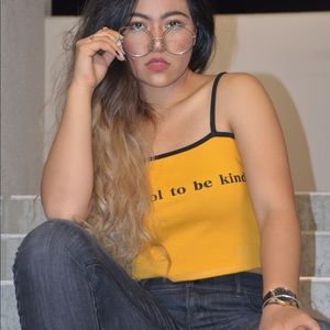 Gold graphic crop top 🔥✨⚡️